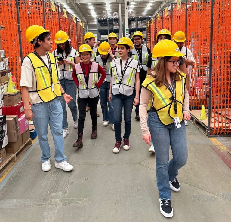 Trainees Compras G19 - Visita CeDis (12)