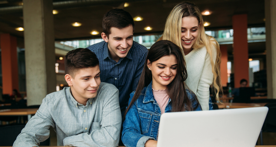 Alumnos Destacados de la 3° Generación de Licenciatura: ¡Inspírate con sus Logros!