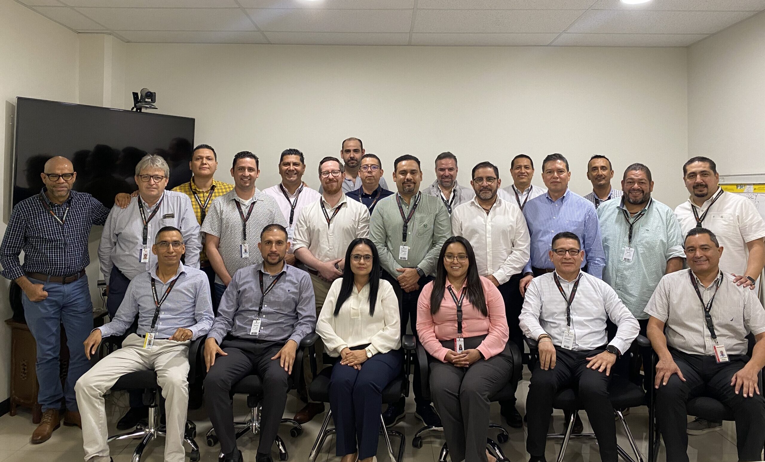 Junta de Paquete Navideño: Preparándonos para la Mejor Temporada del Año